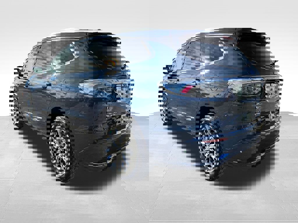 Used 2024 Buick Enclave Avenir image 3