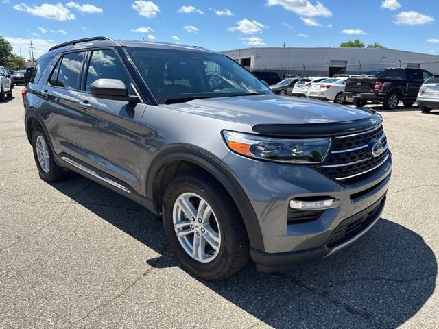 Used 2024 Ford Explorer XLT w/ Equipment Group 202A AWD/4WD image 9
