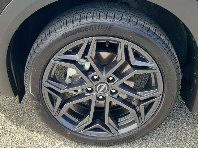 Certified 2025 Nissan Kicks SR w/ SR Premium Package image 12