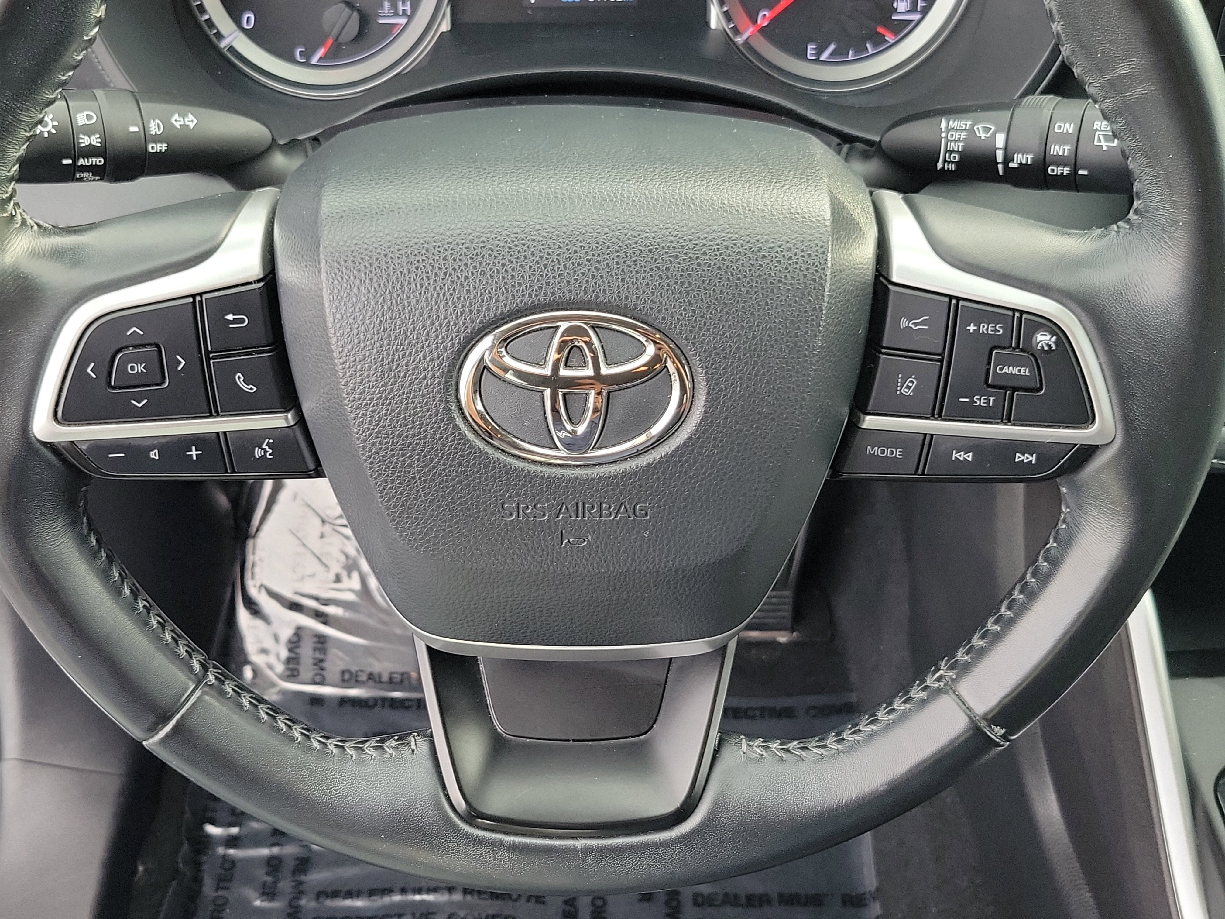Used 2022 Toyota Highlander LE AWD/4WD image 24