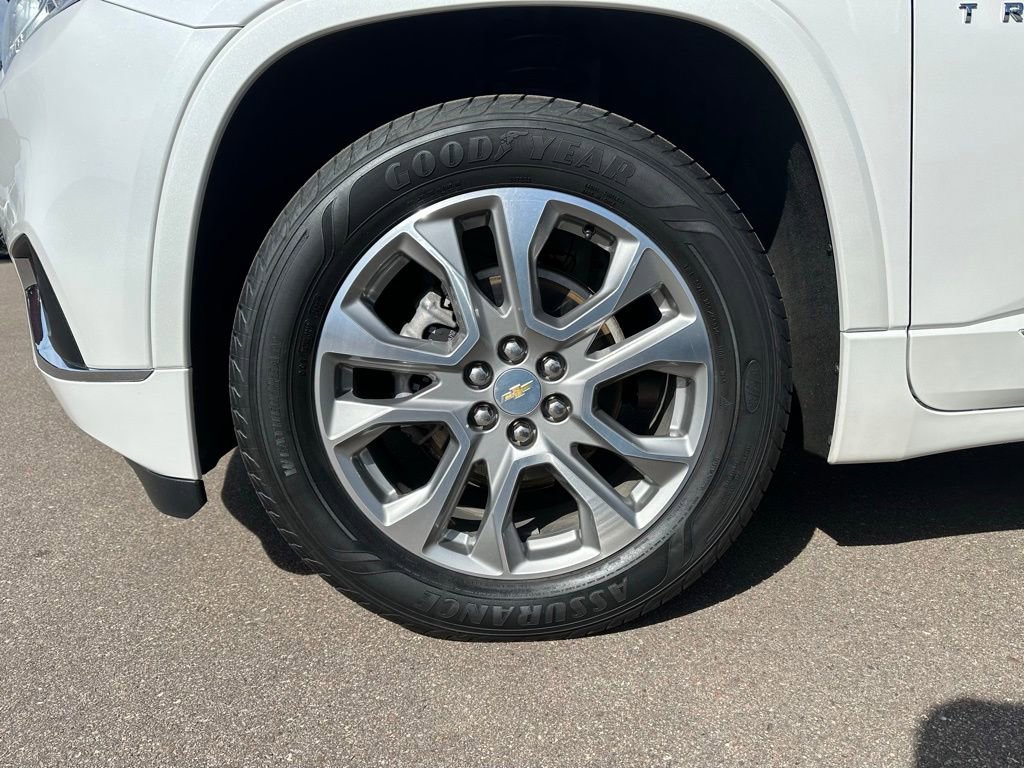 Used 2021 Chevrolet Traverse Premier w/ LPO, Floor Liner Package image 11