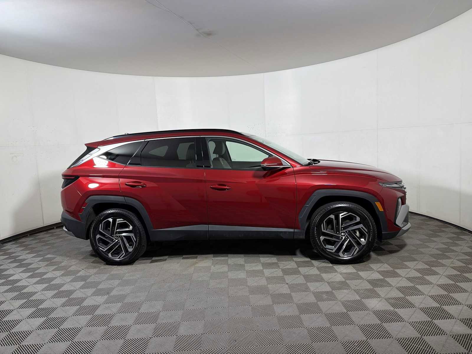 Used 2025 Hyundai Tucson Limited image 7