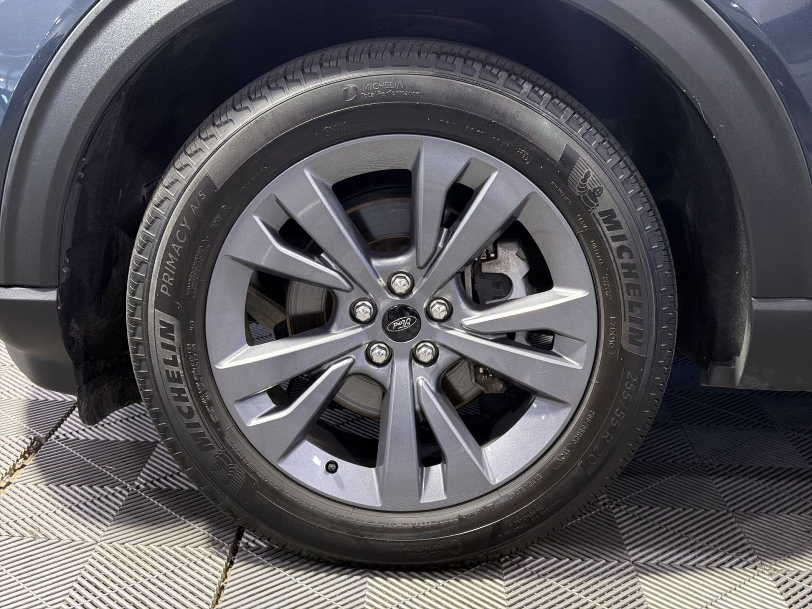 Used 2022 Ford Explorer XLT w/ Equipment Group 202A AWD/4WD image 17