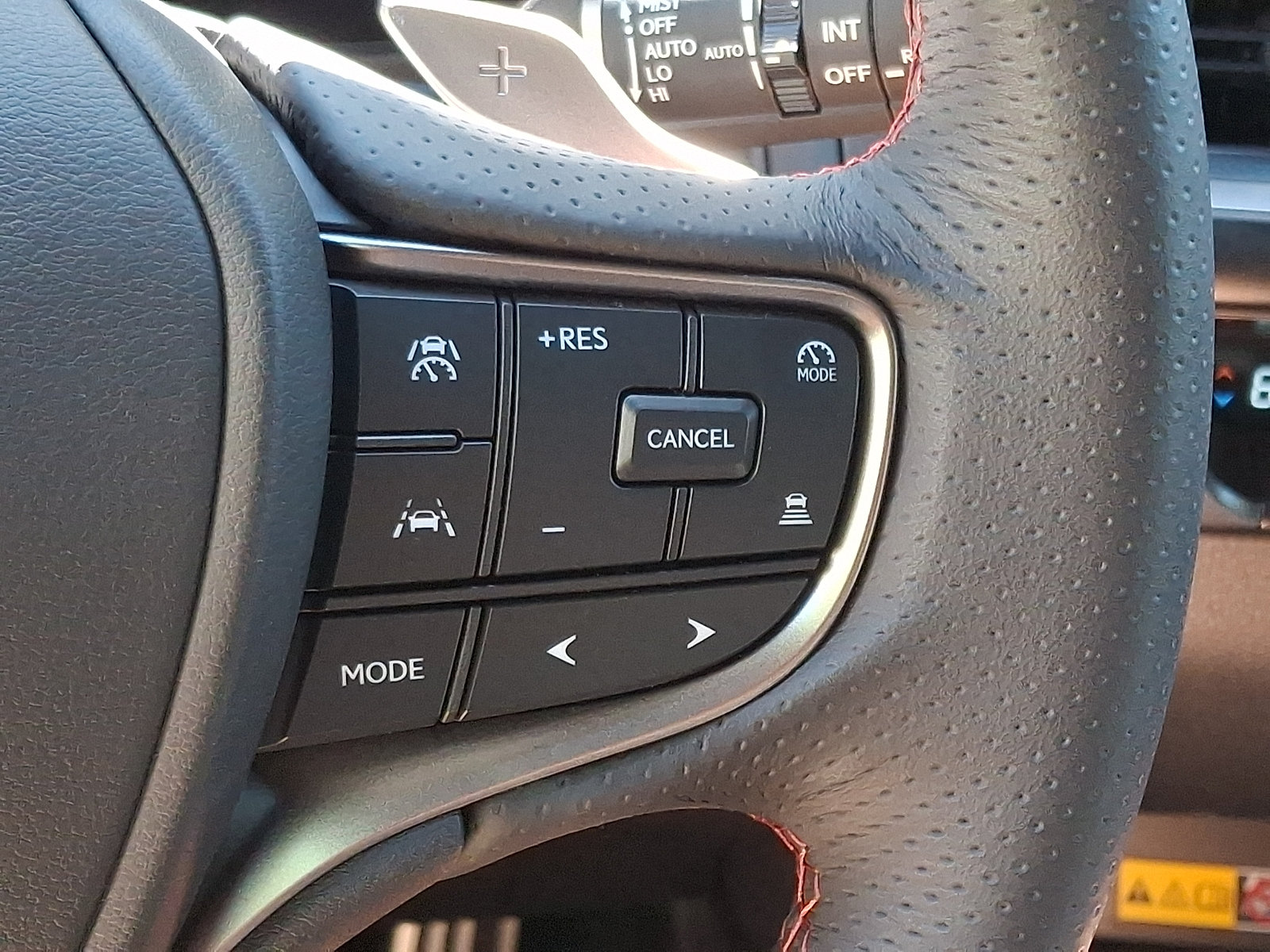 Used 2025 Lexus UX 300h AWD w/ Accessory Package (Z2) image 22