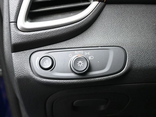 Used 2017 Chevrolet Trax LT w/ LT Convenience Package image 11