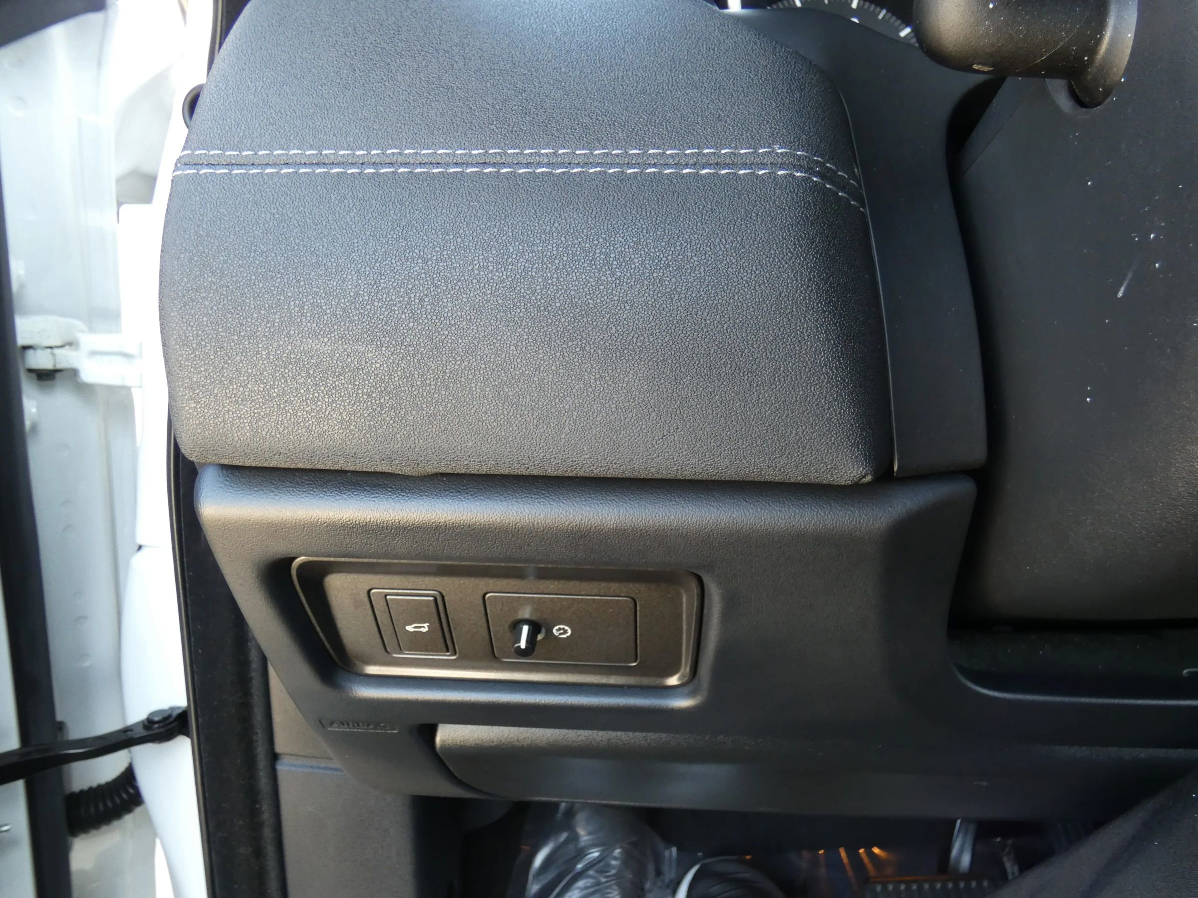 Used 2018 Land Rover Range Rover Evoque SE Dynamic image 58