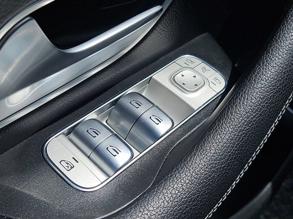 Used 2024 Mercedes-Benz GLE 450e 4MATIC image 29