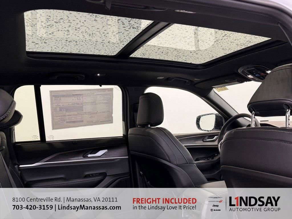 New 2025 Jeep Grand Cherokee Limited w/ Luxury Tech Group II image 10