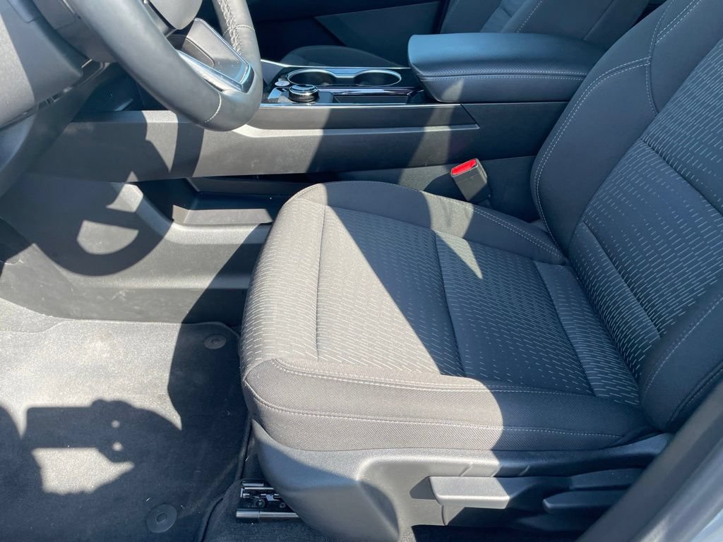 Used 2026 Chevrolet Equinox LT AWD/4WD image 19