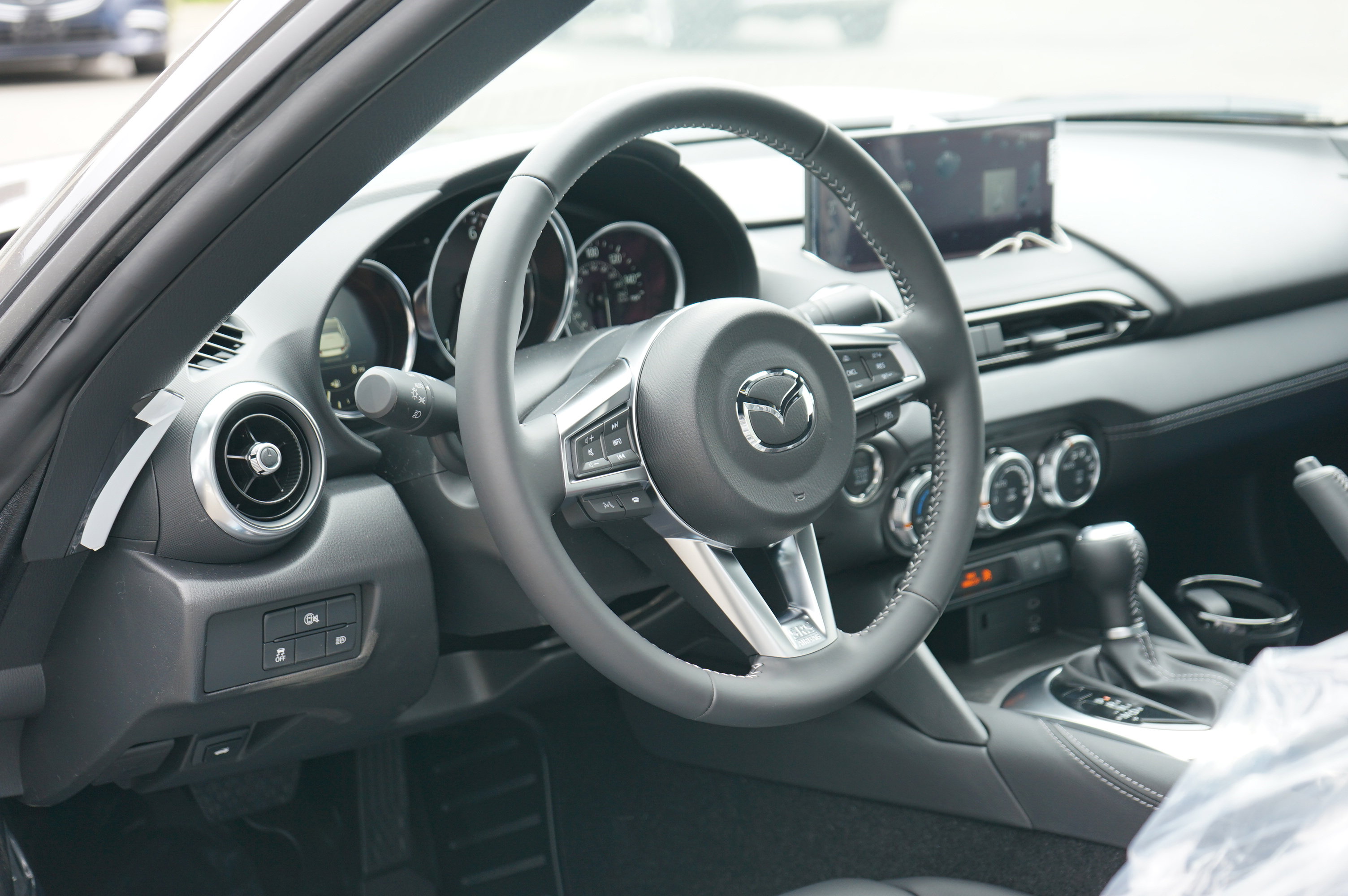 New 2025 MAZDA MX-5 Miata RF Grand Touring image 9