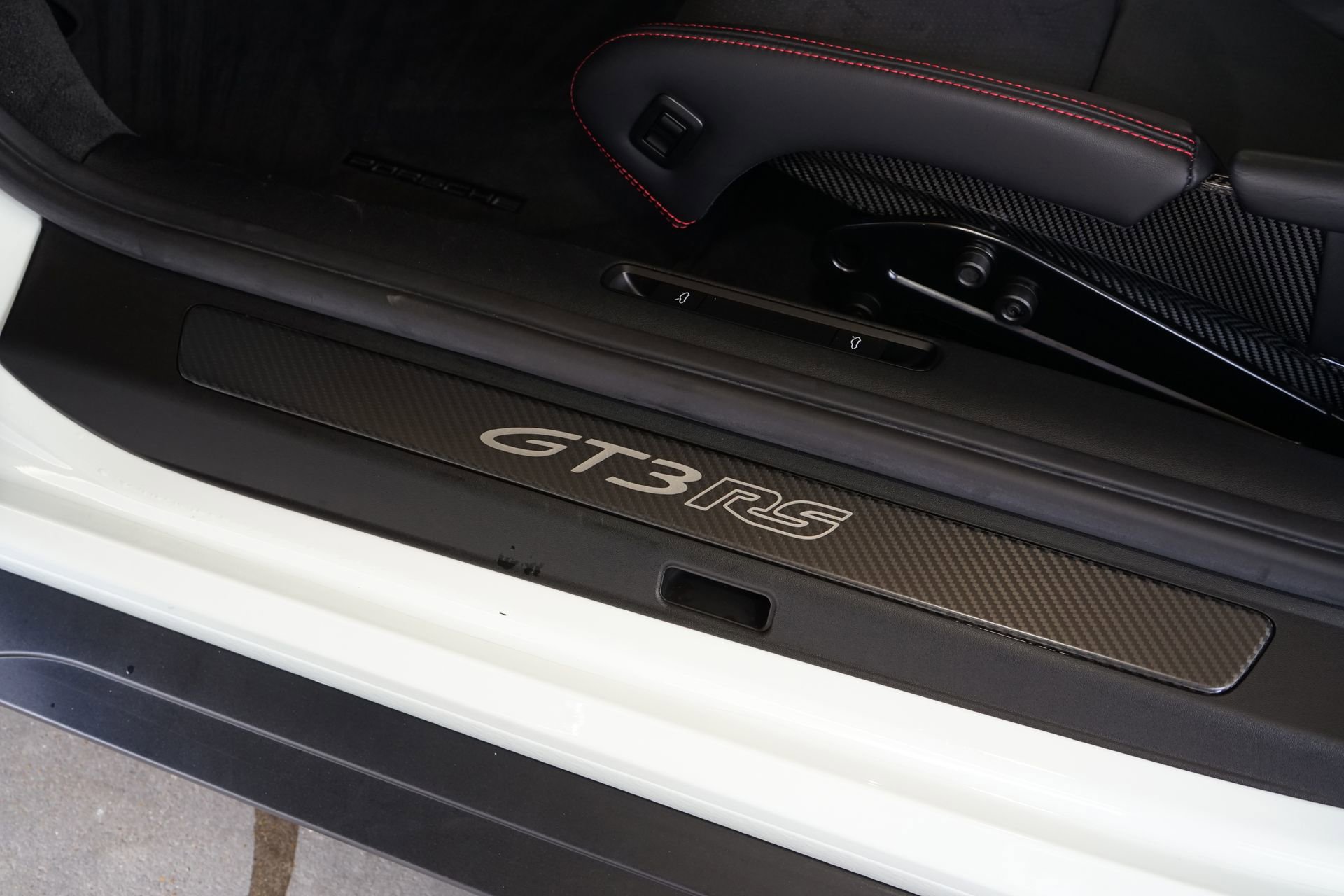 Used 2025 Porsche 911 GT3 RS RWD image 32