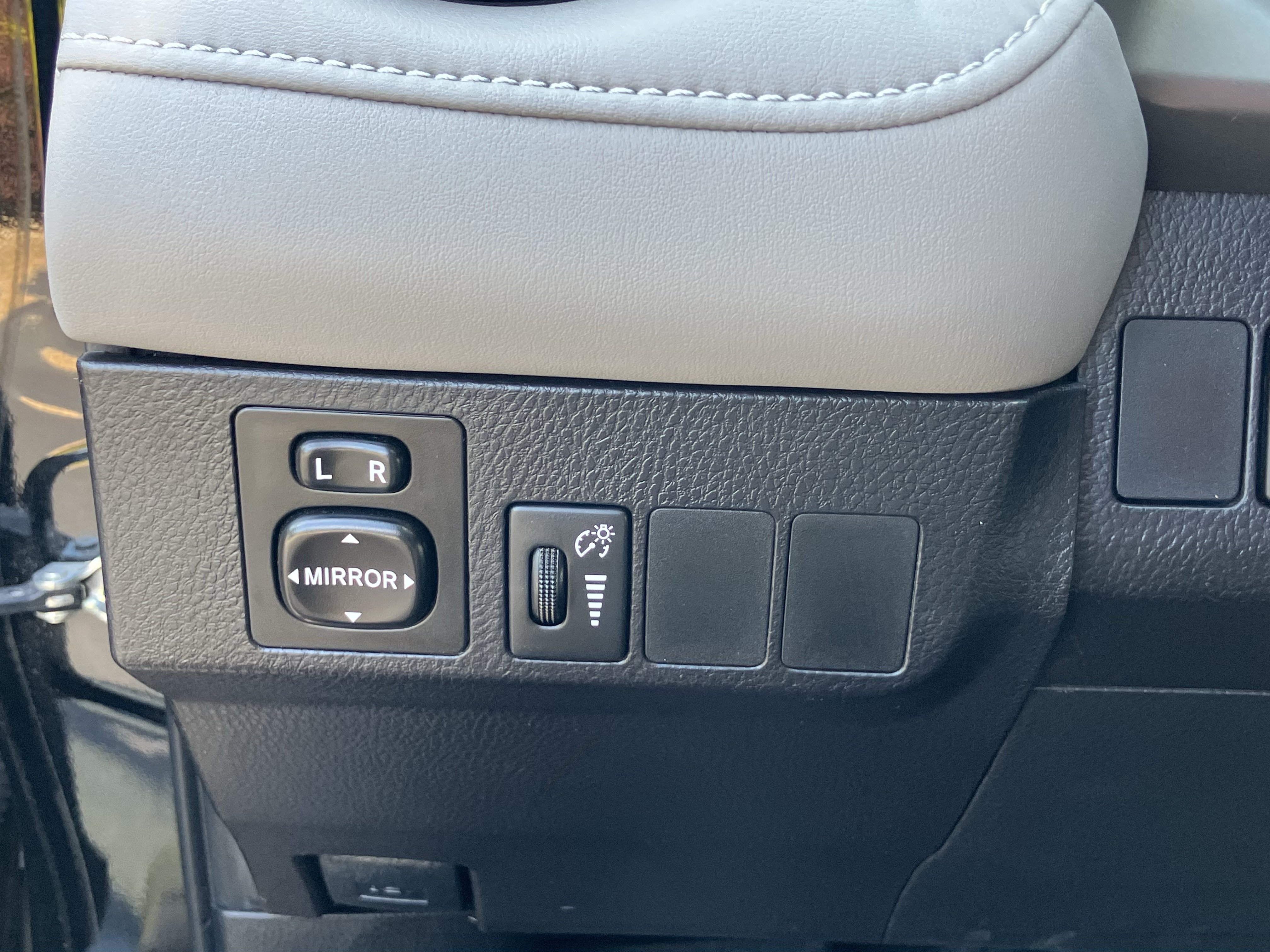 Used 2016 Toyota RAV4 XLE FWD image 19