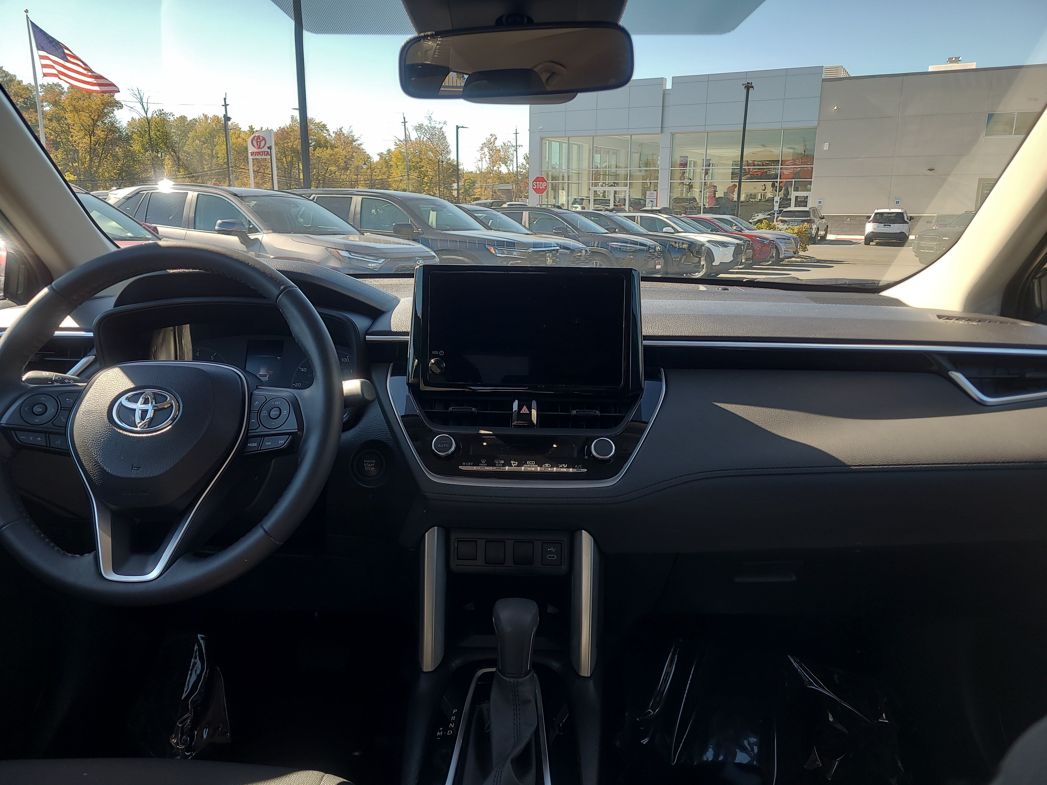 Certified 2024 Toyota Corolla Cross LE AWD/4WD image 18