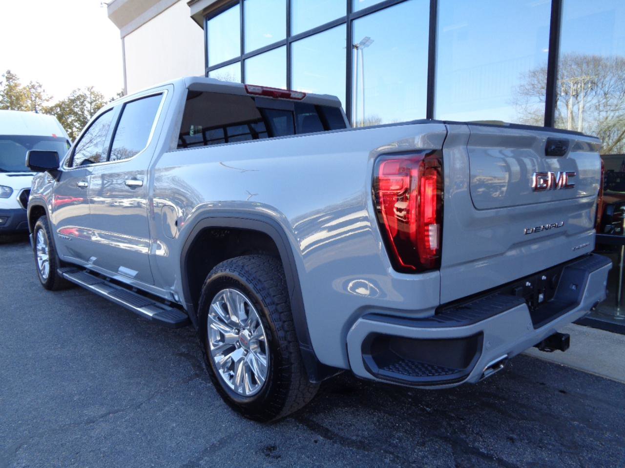 Used 2024 GMC Sierra 1500 Denali image 7