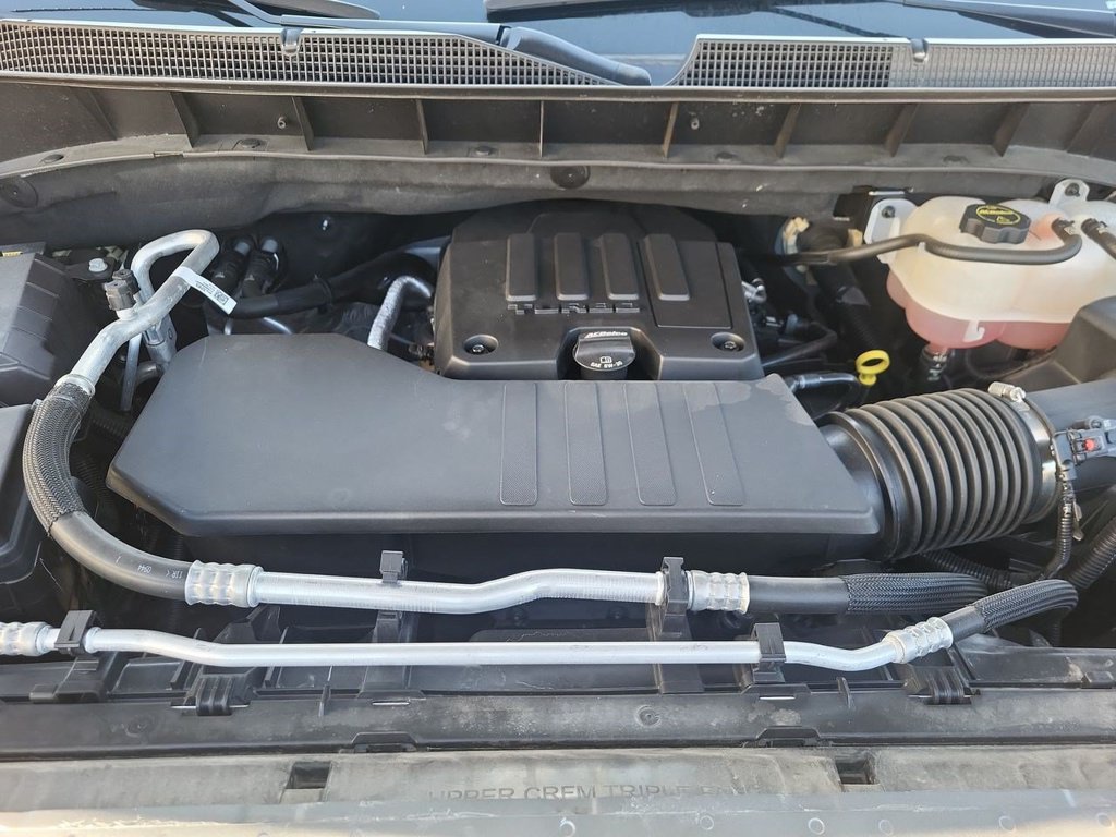Used 2024 Chevrolet Silverado 1500 LT AWD/4WD image 36