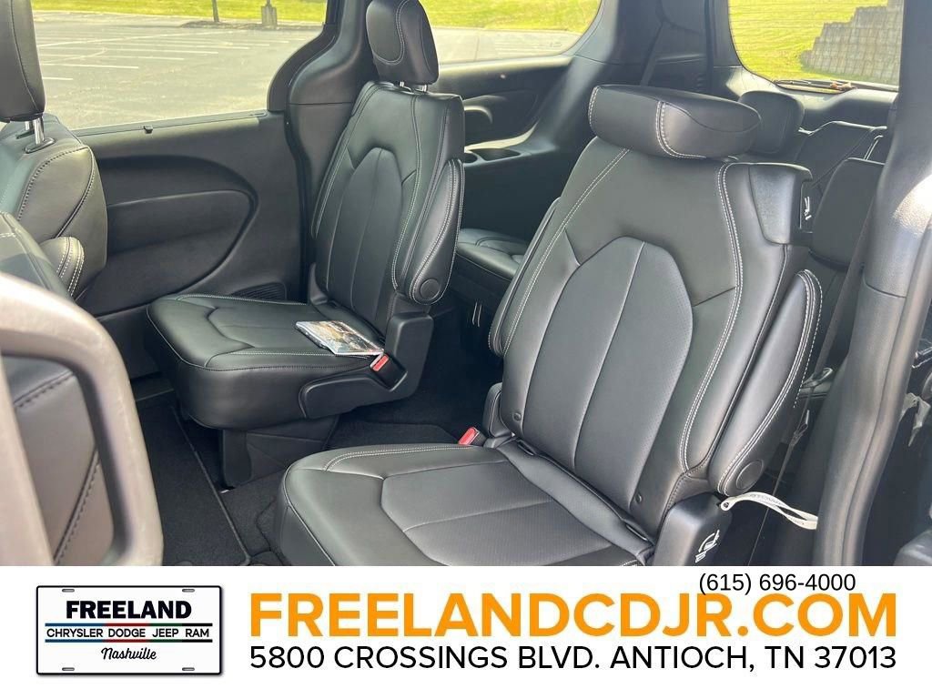 New 2025 Chrysler Pacifica Select FWD image 20