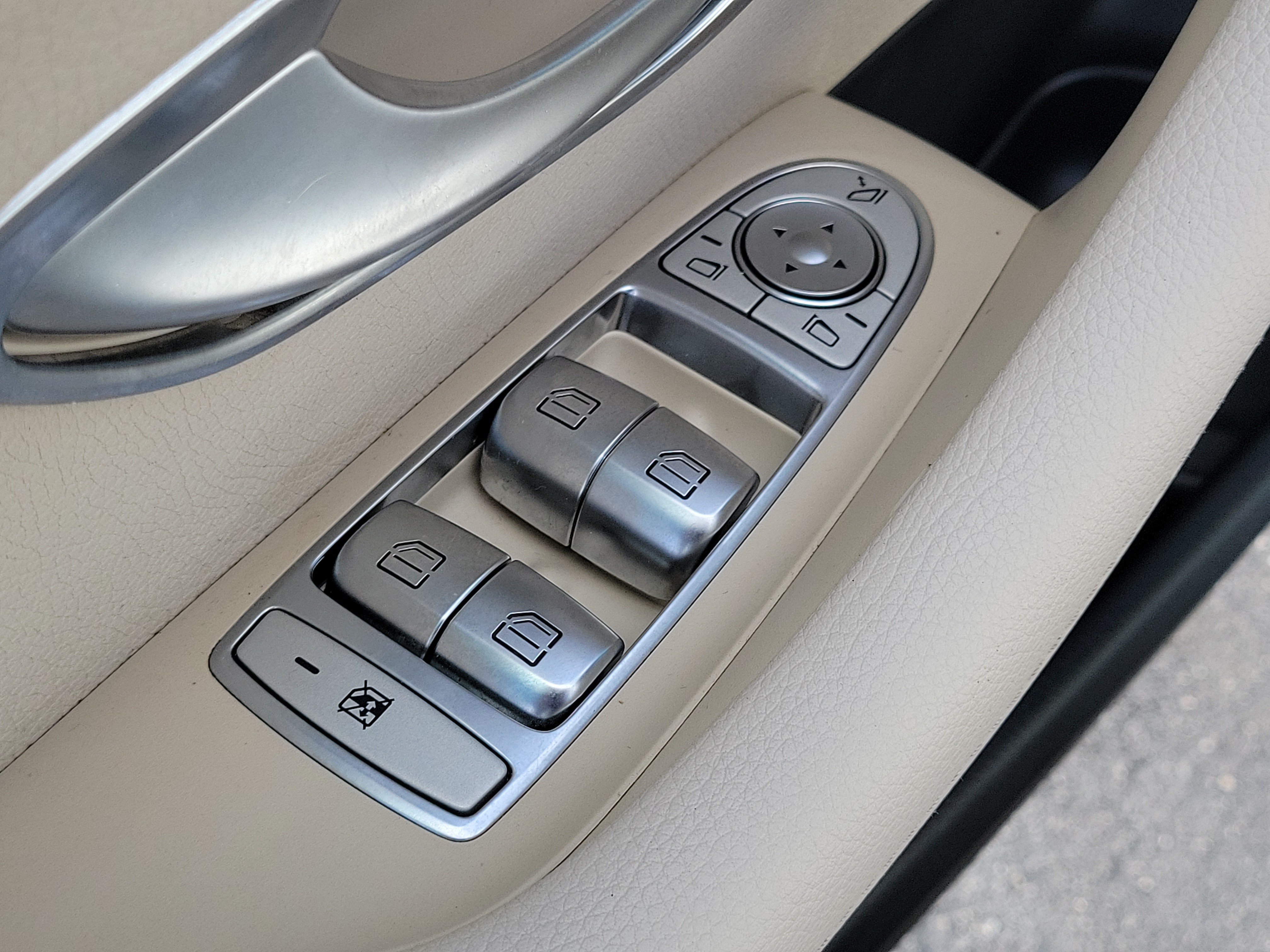 Used 2018 Mercedes-Benz E 300 image 21