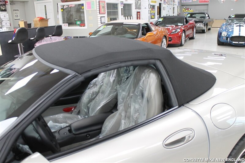Used 2000 Chevrolet Corvette Convertible w/ Performance Handling Pkg RWD image 14