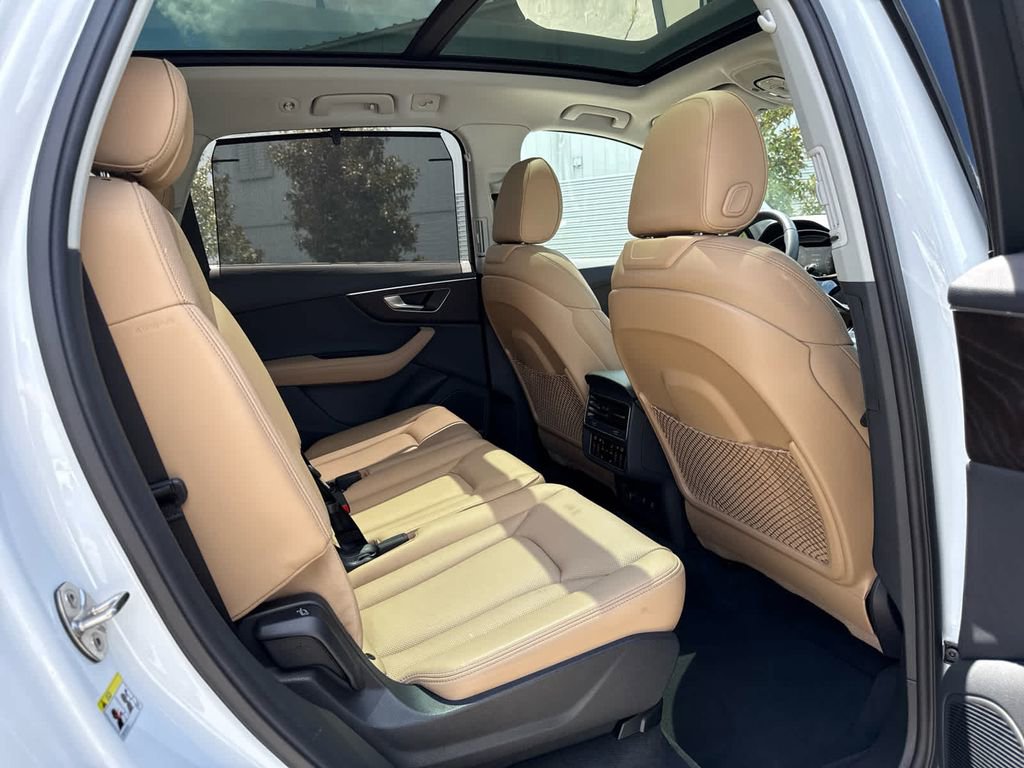 Used 2025 Audi Q7 3.0T Prestige image 18