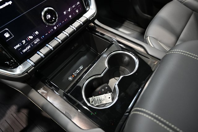 New 2026 GMC Yukon XL Elevation w/ Elevation Premium Package image 17