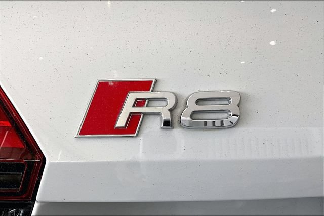 Used 2017 Audi R8 V10 w/ Carbon Exterior Package AWD/4WD image 19