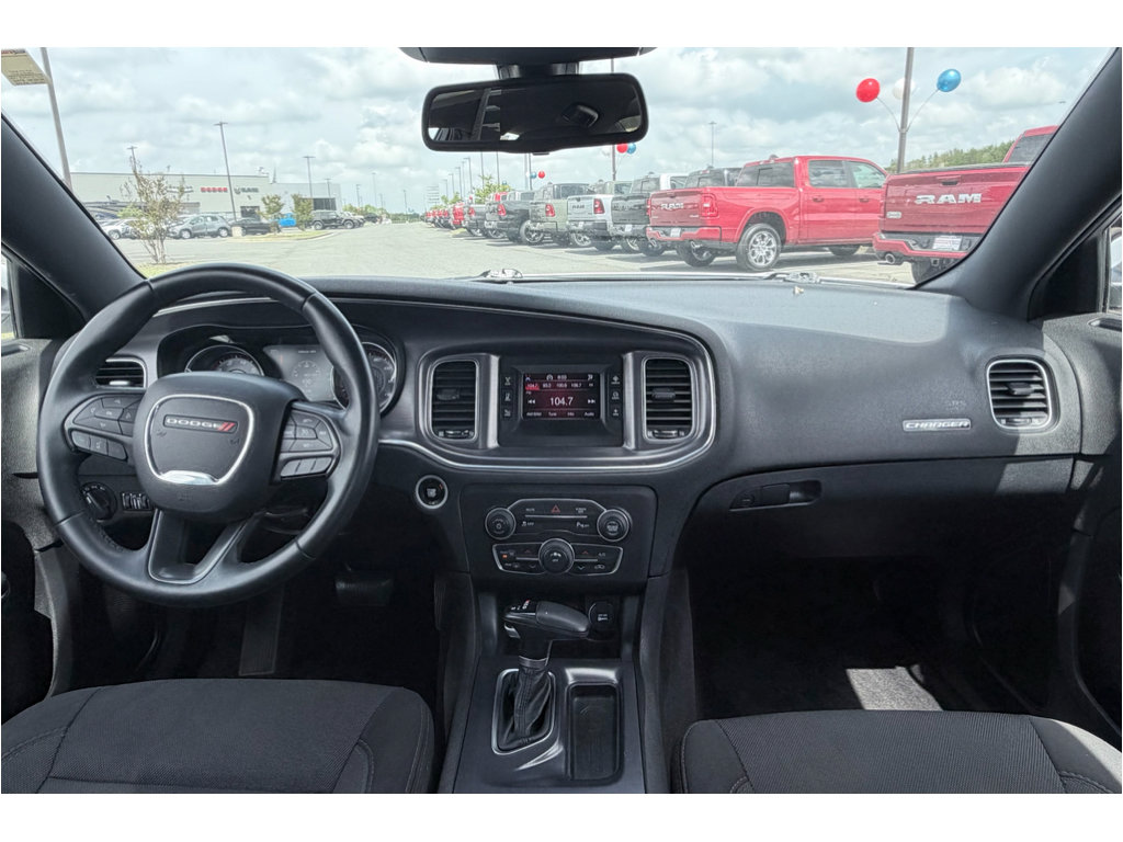 Used 2017 Dodge Charger SE w/ Popular Equipment Group image 8