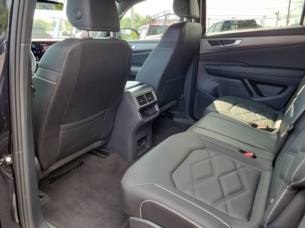 Used 2026 Volkswagen Atlas Cross Sport SE AWD/4WD image 16