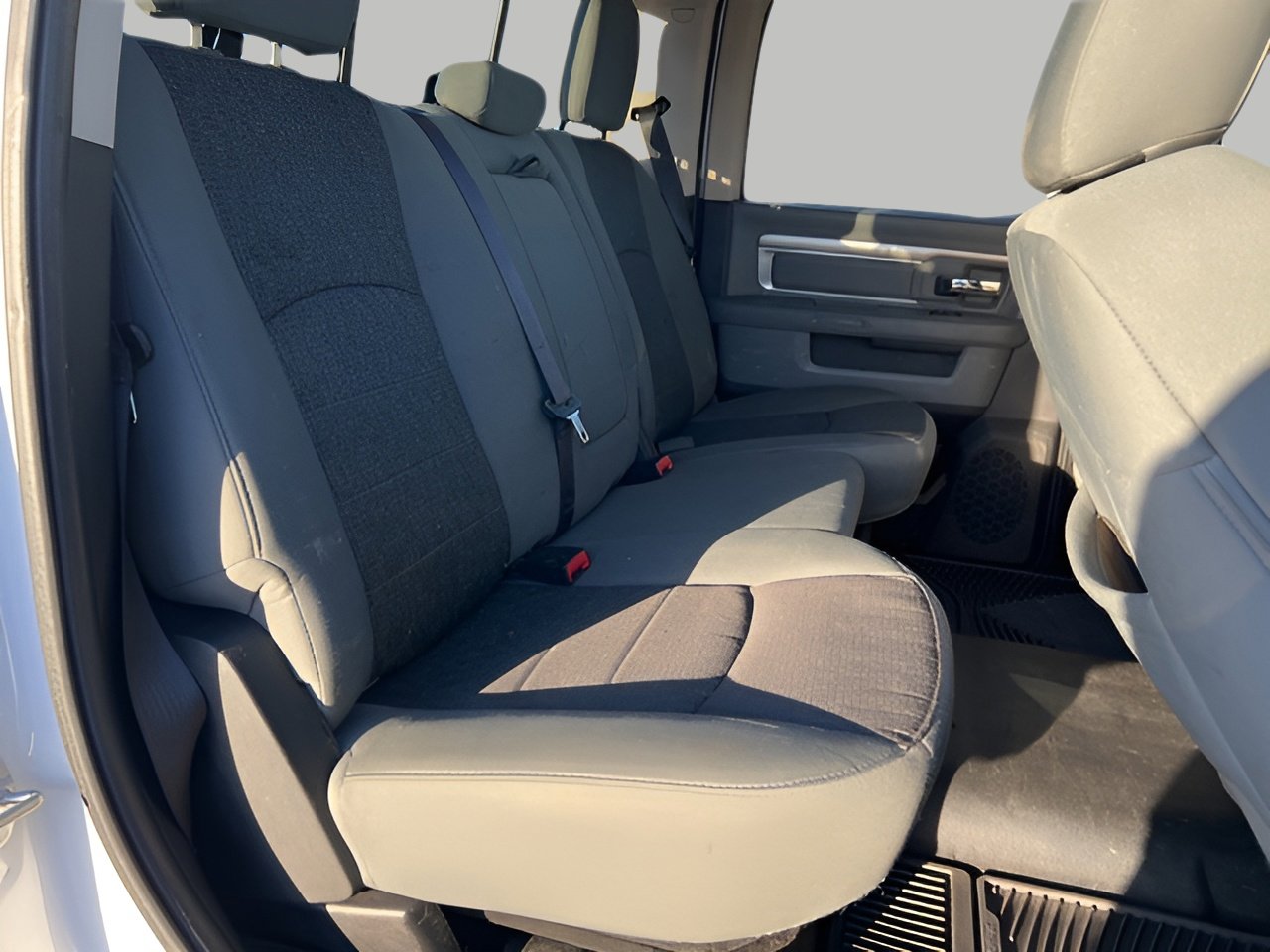 Used 2014 RAM 3500 SLT w/ Protection Group image 35