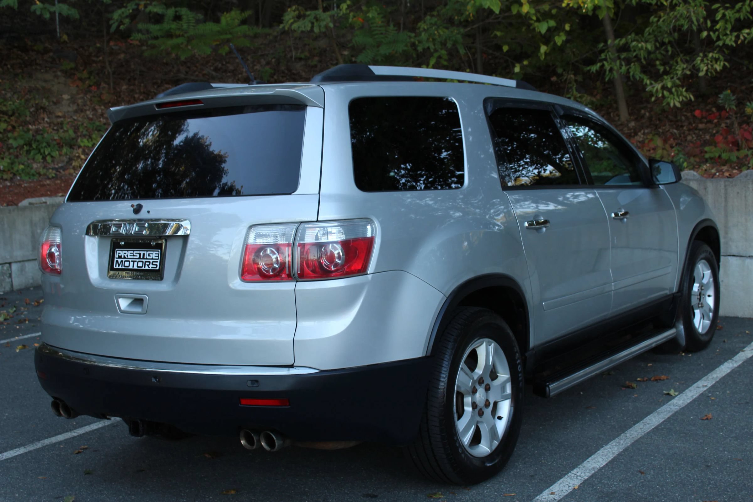 Used 2010 GMC Acadia SLE AWD/4WD image 9