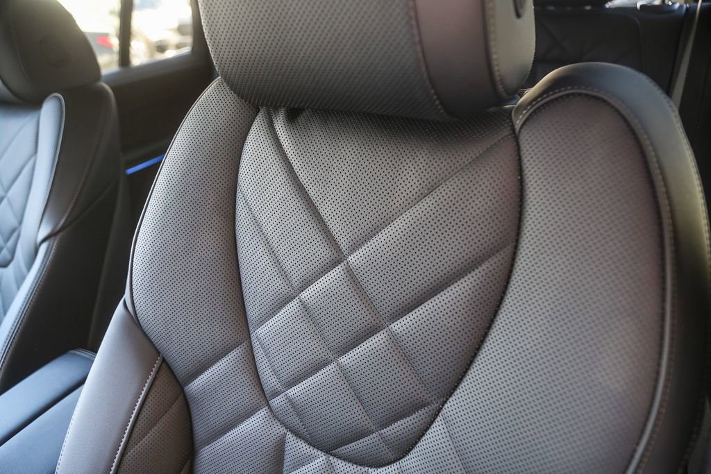 New 2026 BMW X5 xDrive50e w/ M Sport Package AWD/4WD image 21