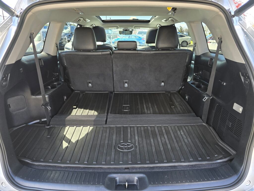 Used 2018 Toyota Highlander Limited Platinum AWD/4WD image 7