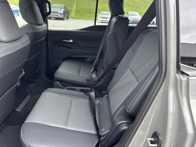 Used 2025 Lexus GX 550 AWD/4WD image 16