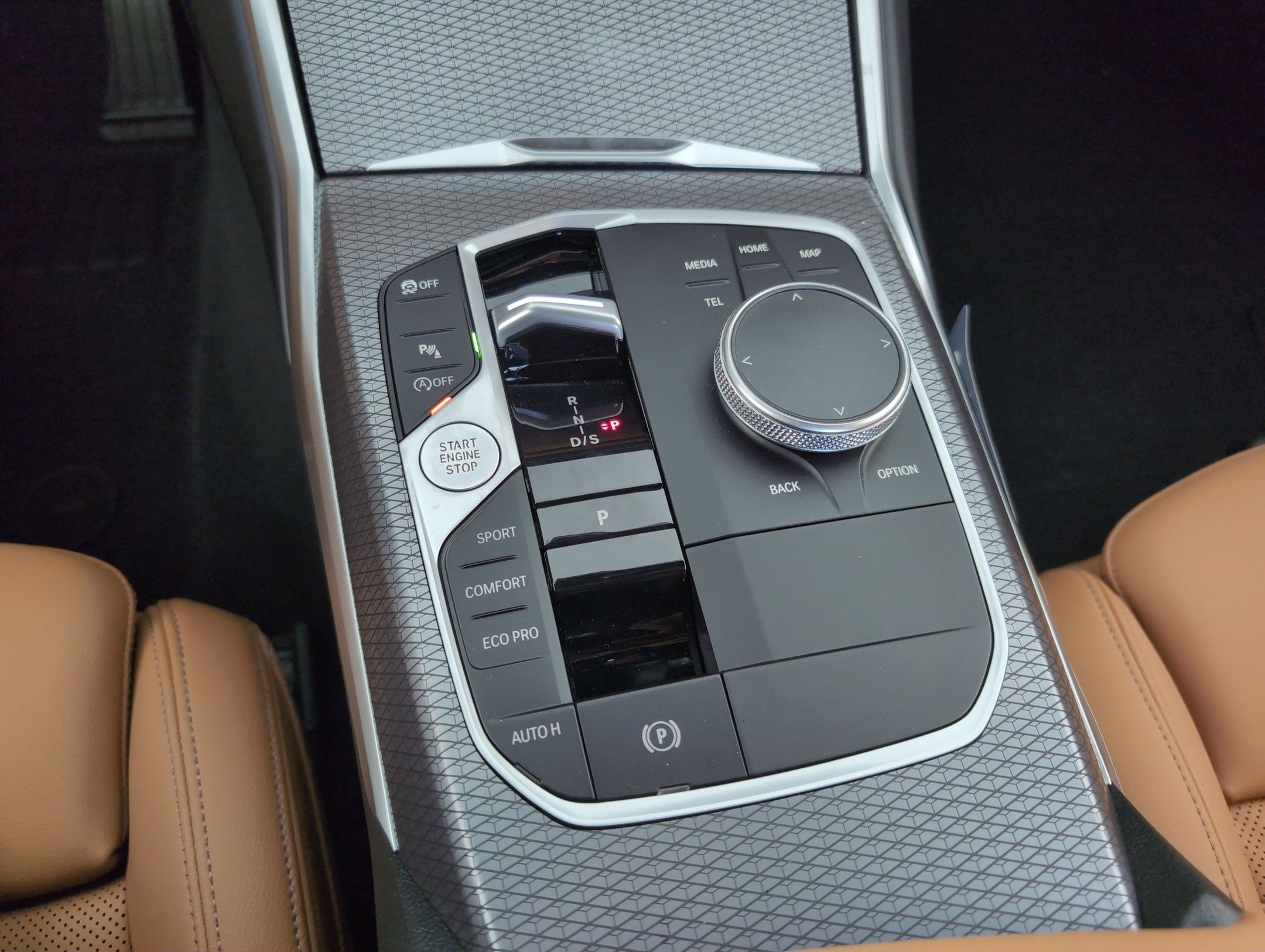 Used 2025 BMW 330i Sedan w/ Convenience Package image 15