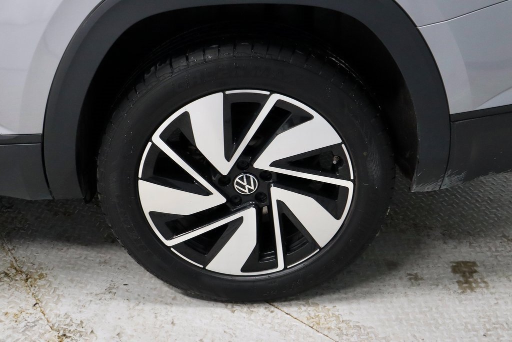 Used 2025 Volkswagen Atlas SE image 19