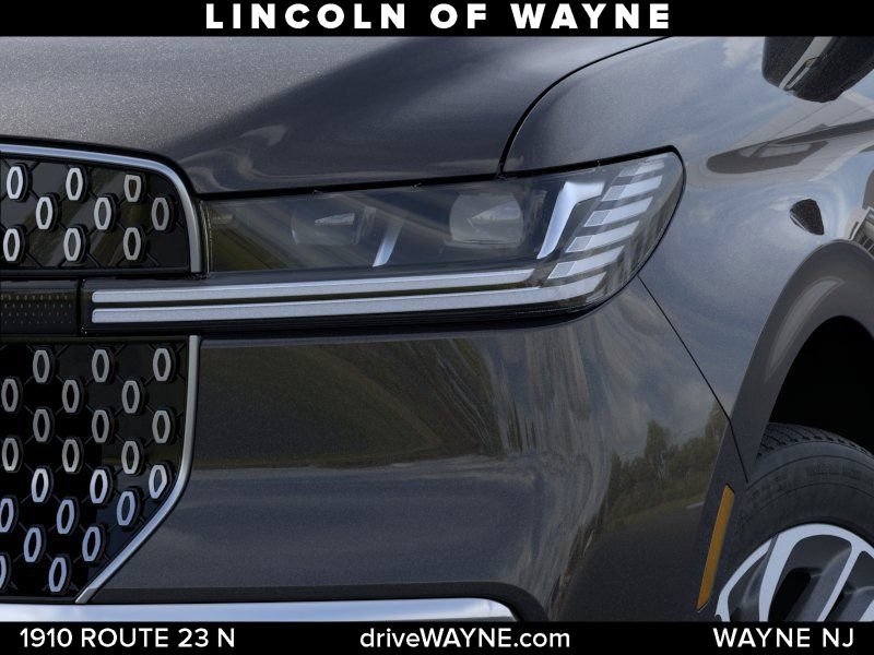 New 2026 Lincoln Navigator Premiere AWD/4WD image 18