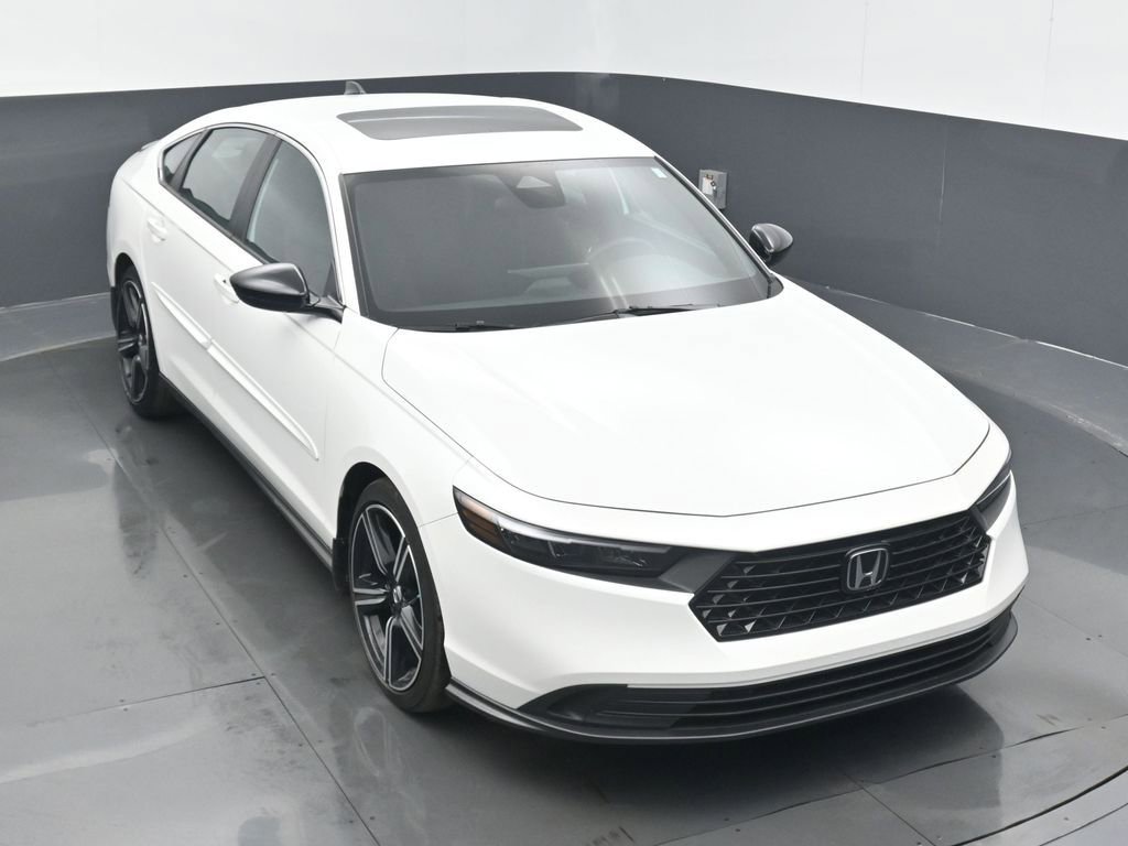 Used 2024 Honda Accord Sport image 3