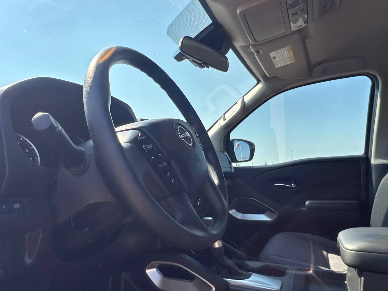 Certified 2025 Nissan Frontier SV w/ Tow Package RWD image 38