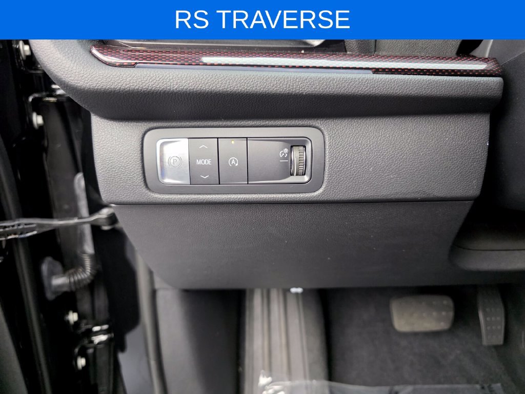 Used 2024 Chevrolet Traverse RS FWD image 27
