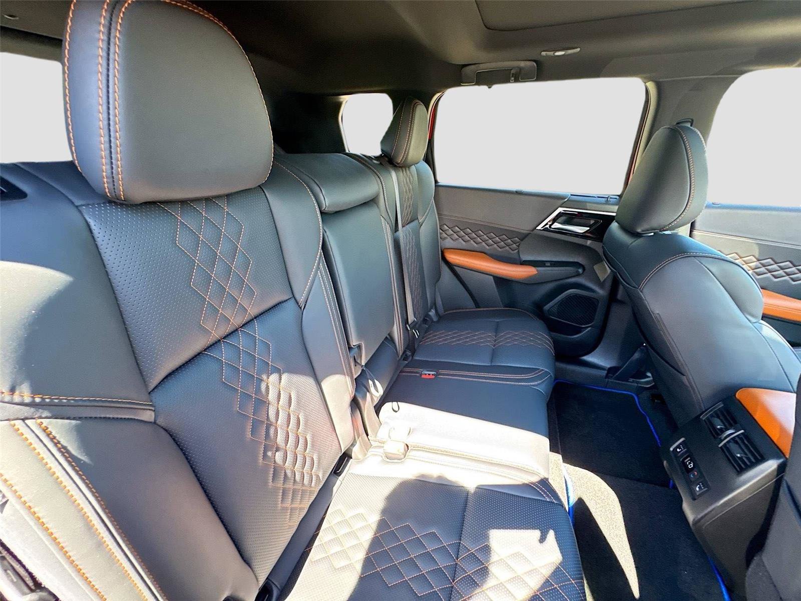 New 2025 Mitsubishi Outlander SEL AWD/4WD image 28