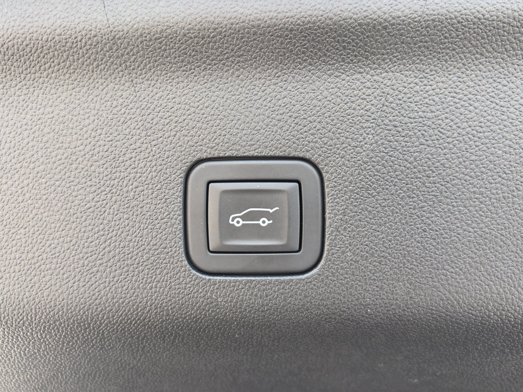 Certified 2025 GMC Yukon Denali AWD/4WD image 33