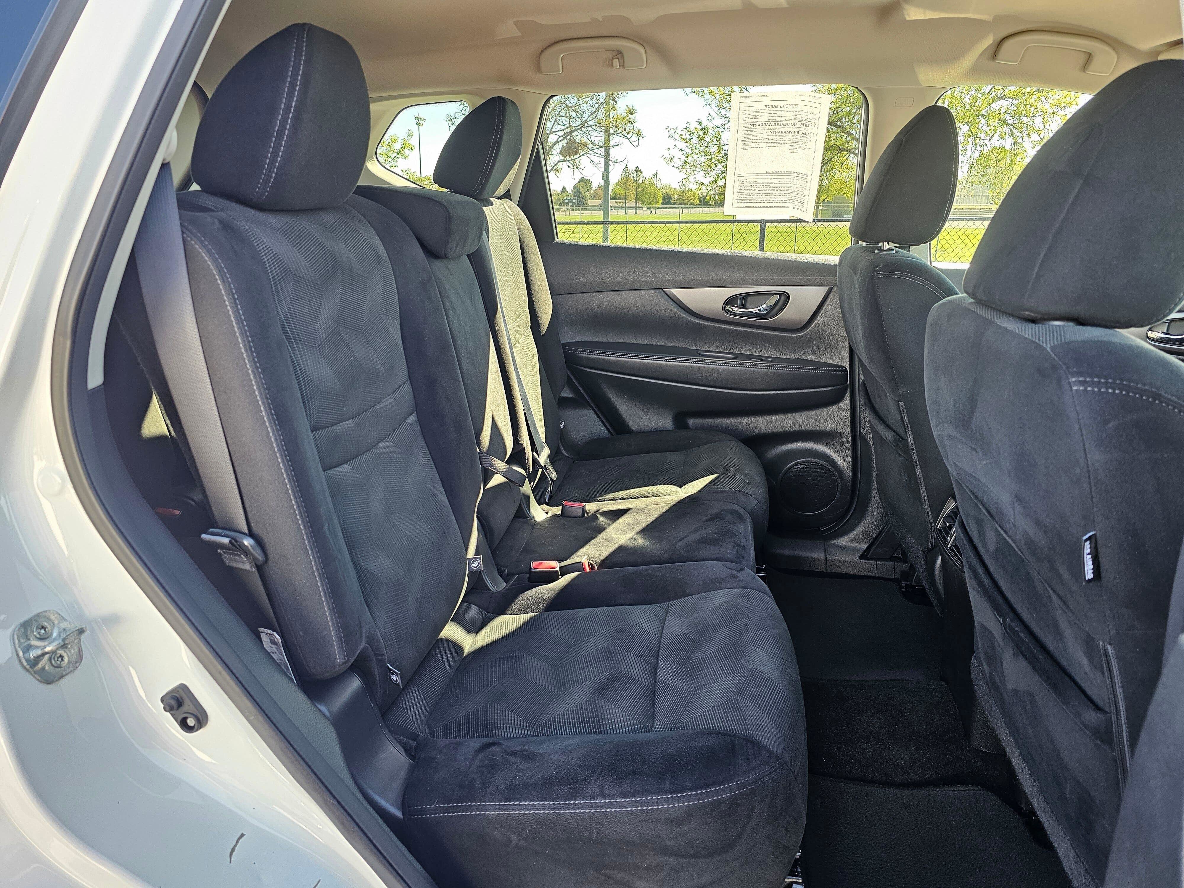 Used 2016 Nissan Rogue SV w/ SV Premium Package AWD/4WD image 12