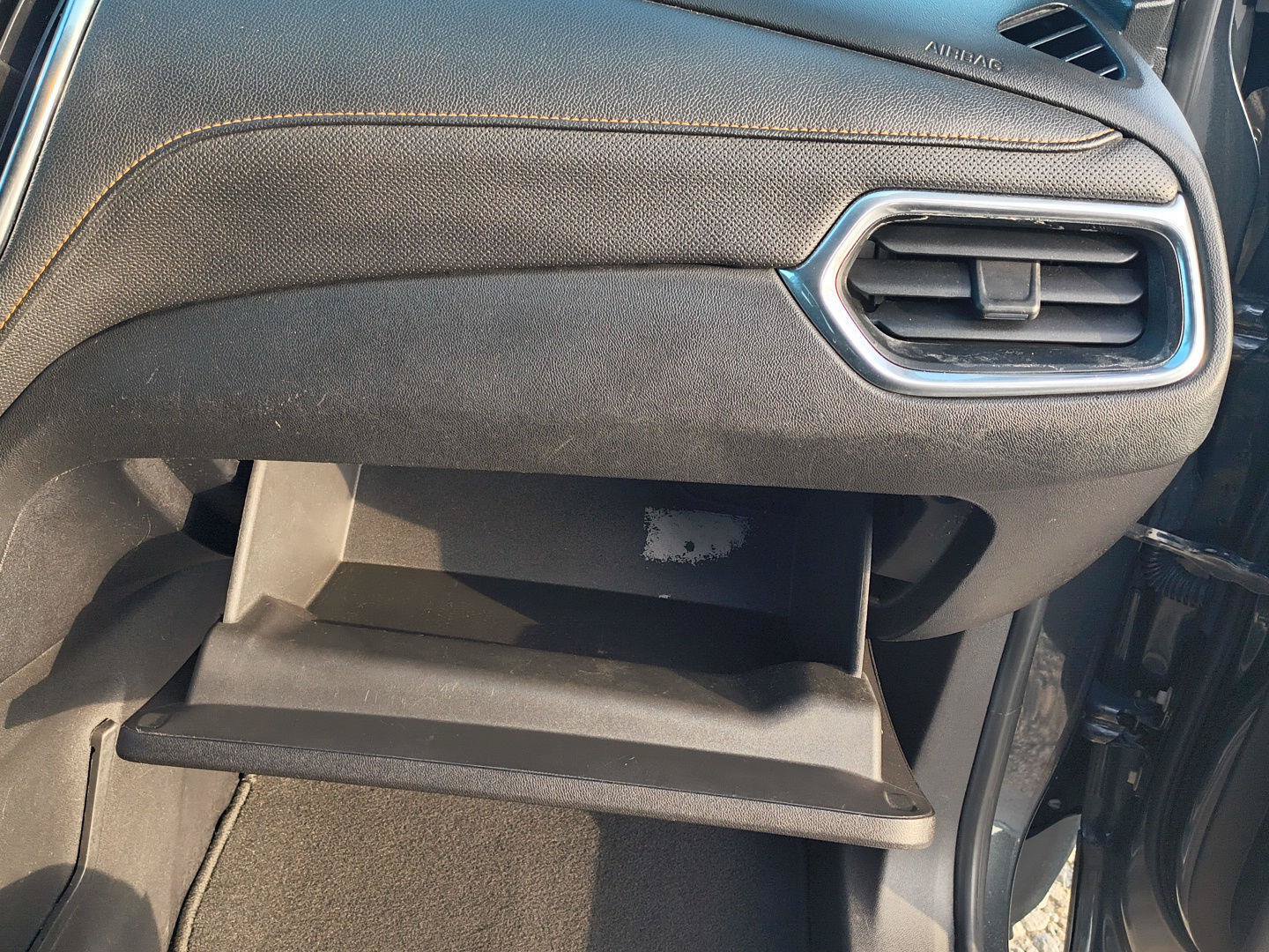 Used 2018 Chevrolet Equinox Premier FWD image 16