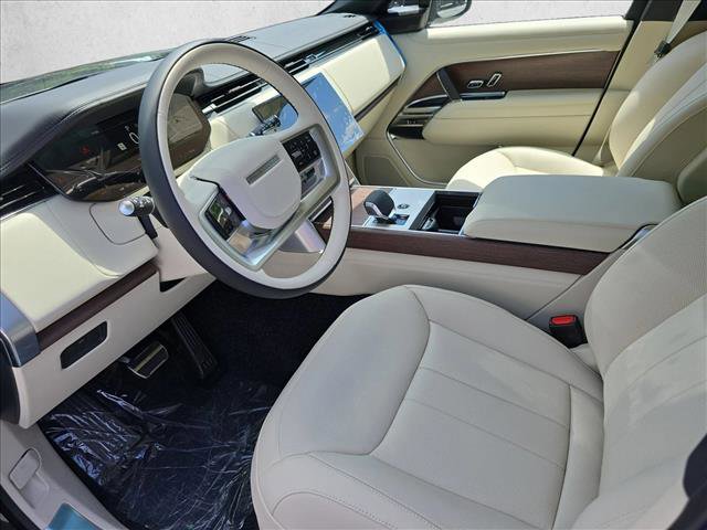 New 2025 Land Rover Range Rover Long Wheelbase SE image 16