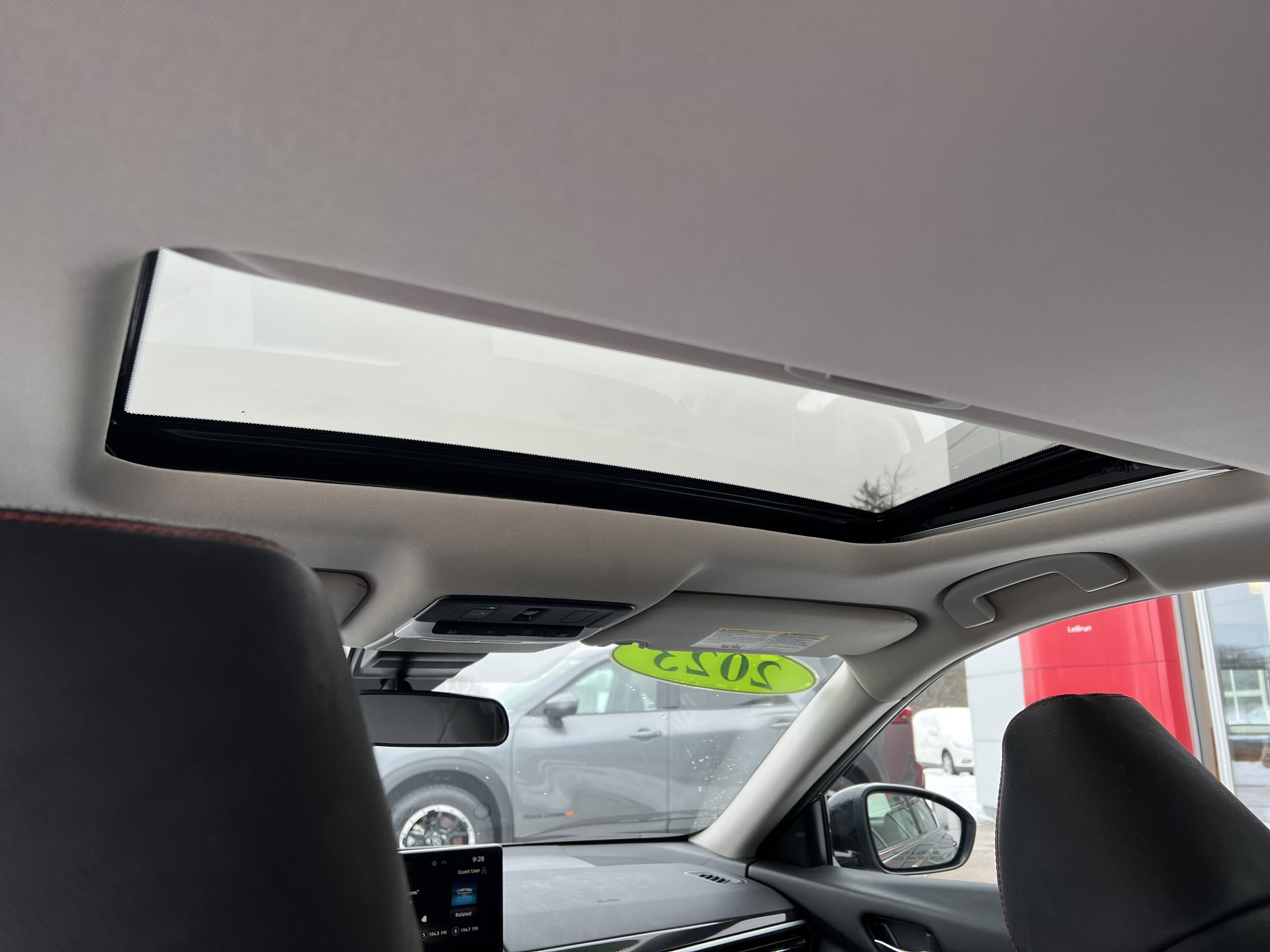 Used 2023 Nissan Altima 2.5 SR w/ SR Premium Package image 6