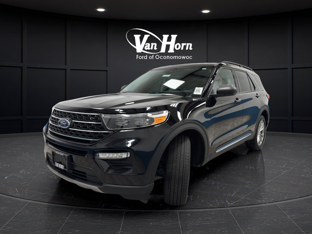 Used 2023 Ford Explorer XLT w/ Equipment Group 202A AWD/4WD image 3