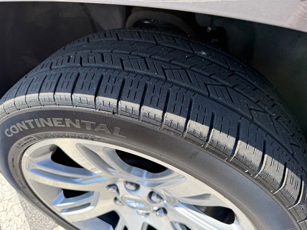 Used 2016 Cadillac Escalade Premium image 13