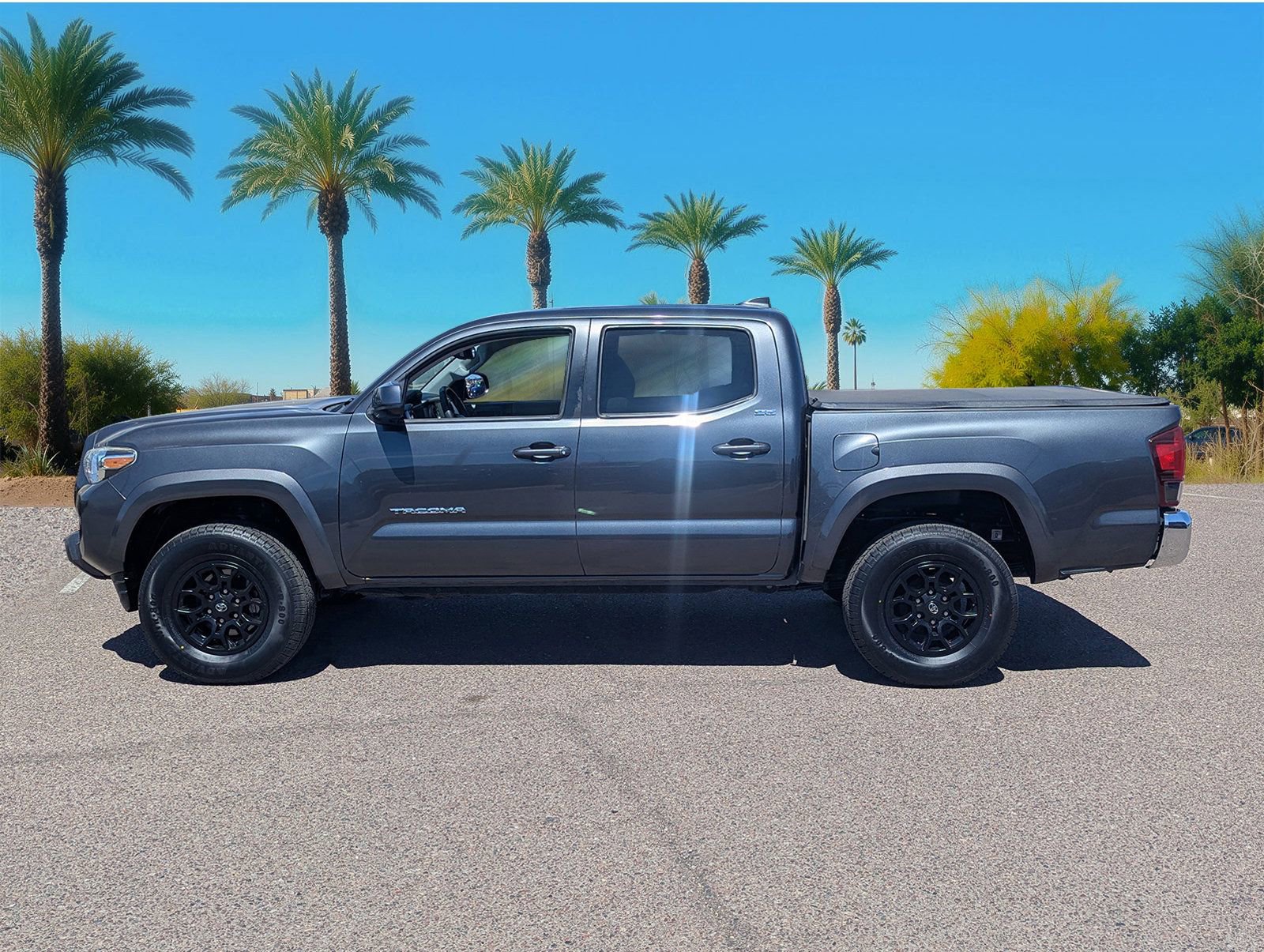 Used 2022 Toyota Tacoma SR5 image 2
