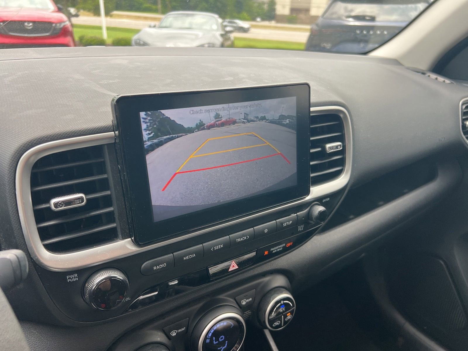 Used 2020 Hyundai Venue SEL FWD image 7