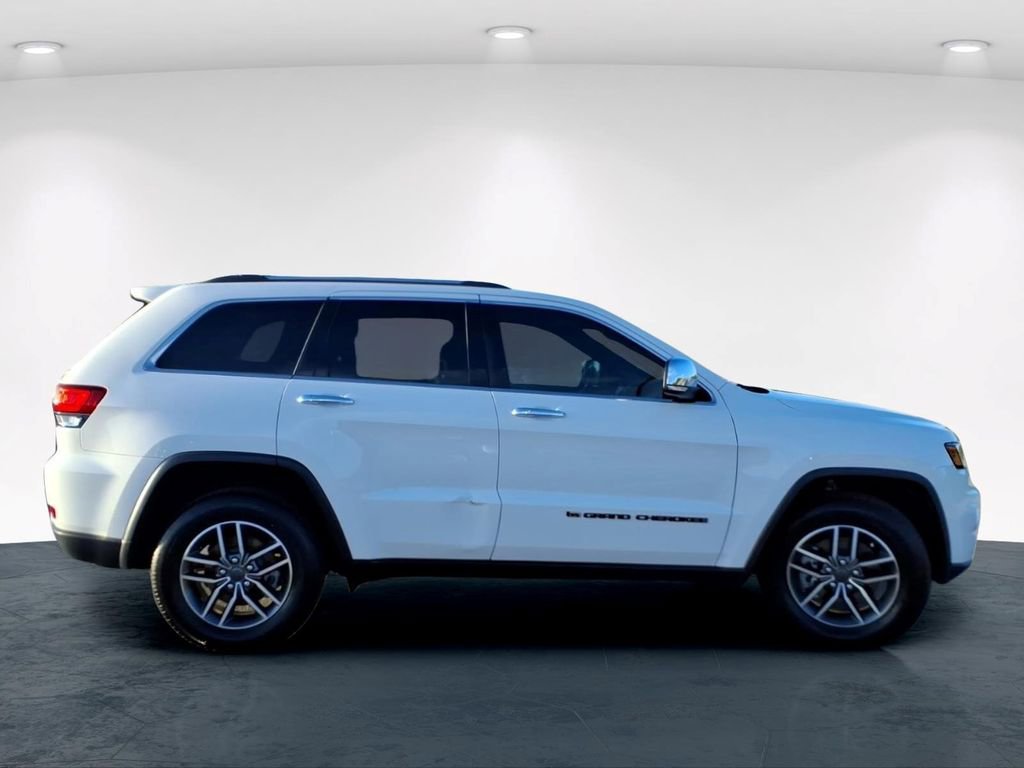 Certified 2022 Jeep Grand Cherokee Limited w/ Trailer Tow Group IV AWD/4WD image 5