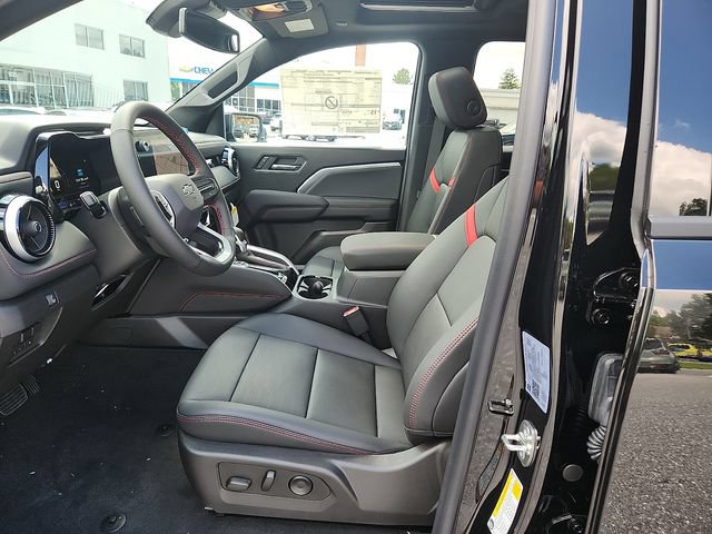 New 2026 Chevrolet Colorado Z71 w/ Midnight Edition AWD/4WD image 9